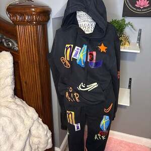 LIMITED EDITION Nike Sportswear Club Fleece Legacy Game Changer Set Multi-Color